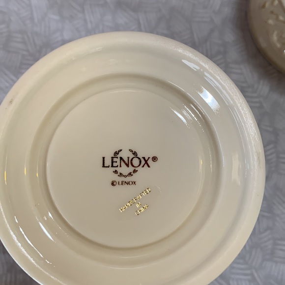 LENOX SET OF (2) Cream  Pierced  Cut Out Votive Candle Holder With Gold Trim - Picture 5 of 10